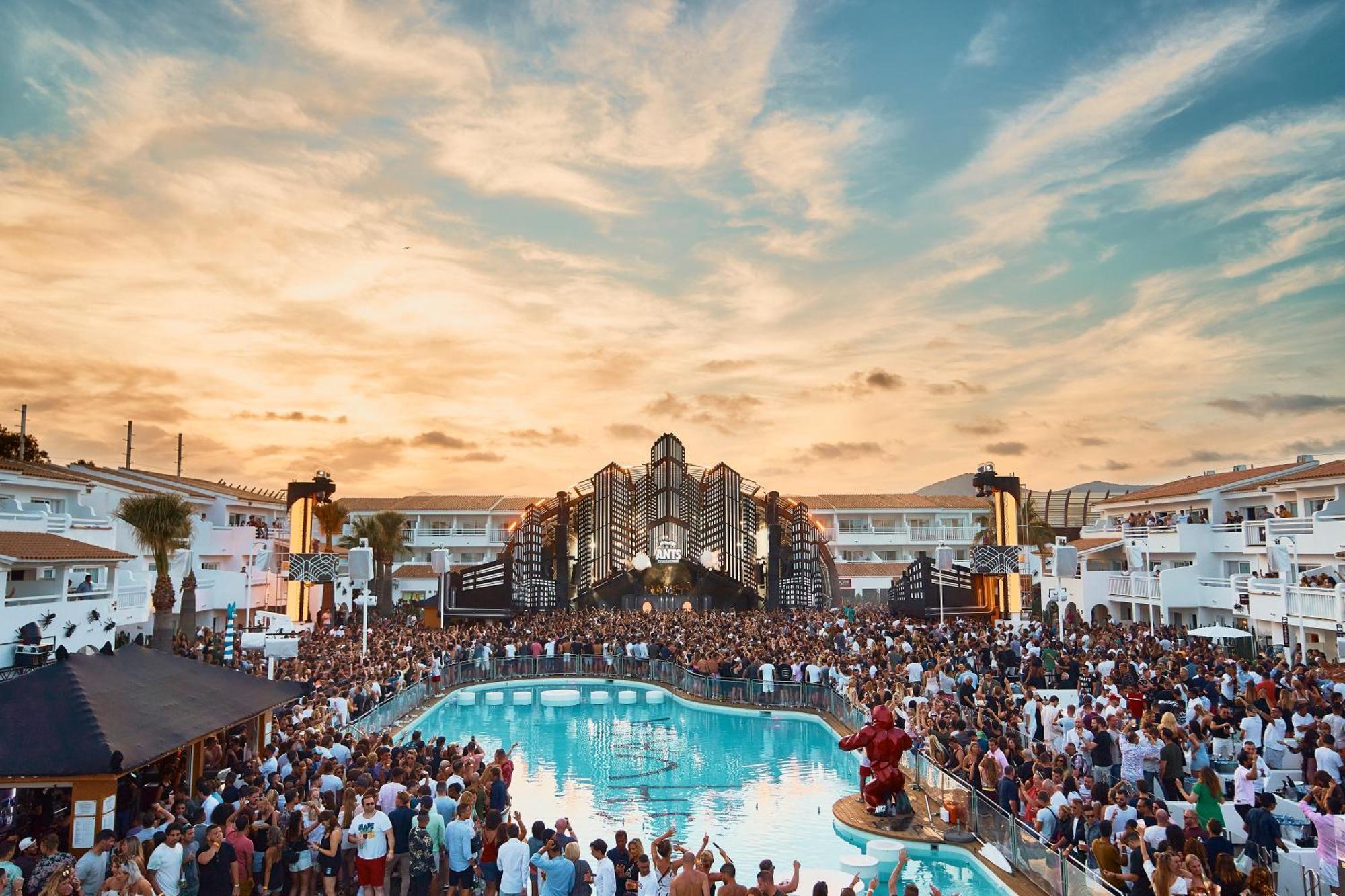 Ushuaia Ibiza Beach Hotel - Adults Only-Entrance To Ushuaia Club Included Playa d'en Bossa Dış mekan fotoğraf